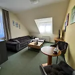Hotel Peters Canow