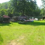 Peters Hotel Canow